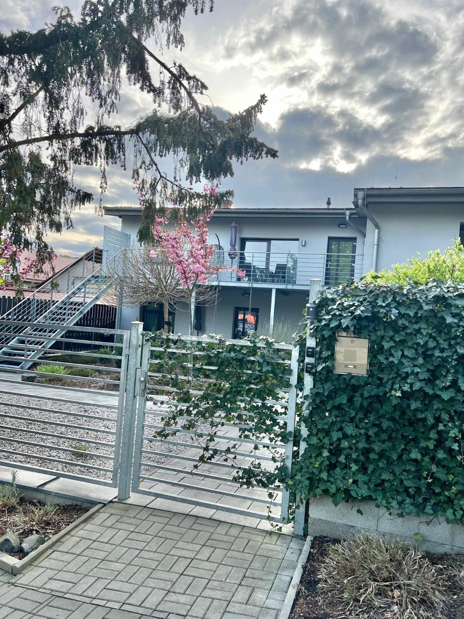 Apartmany Benesov Benesov nad Ploucnici Екстериор снимка